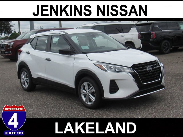 New 2025 Nissan Kicks S