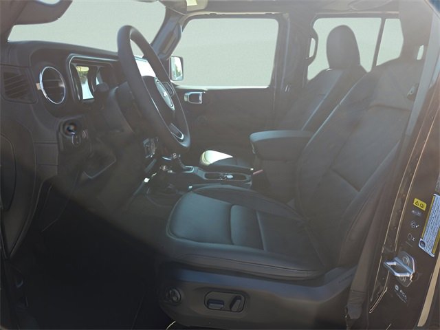 Used 2025 Jeep Gladiator Sport image 13