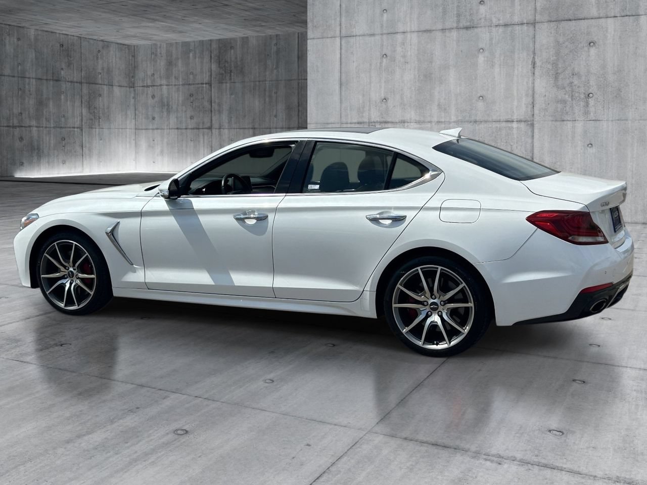 Used 2021 Genesis G70 3.3T RWD image 3