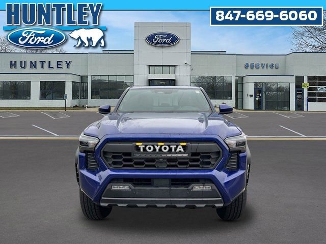 Used 2025 Toyota Tacoma TRD Off-Road w/ TRD Off Road Upgrade Package AWD/4WD image 3
