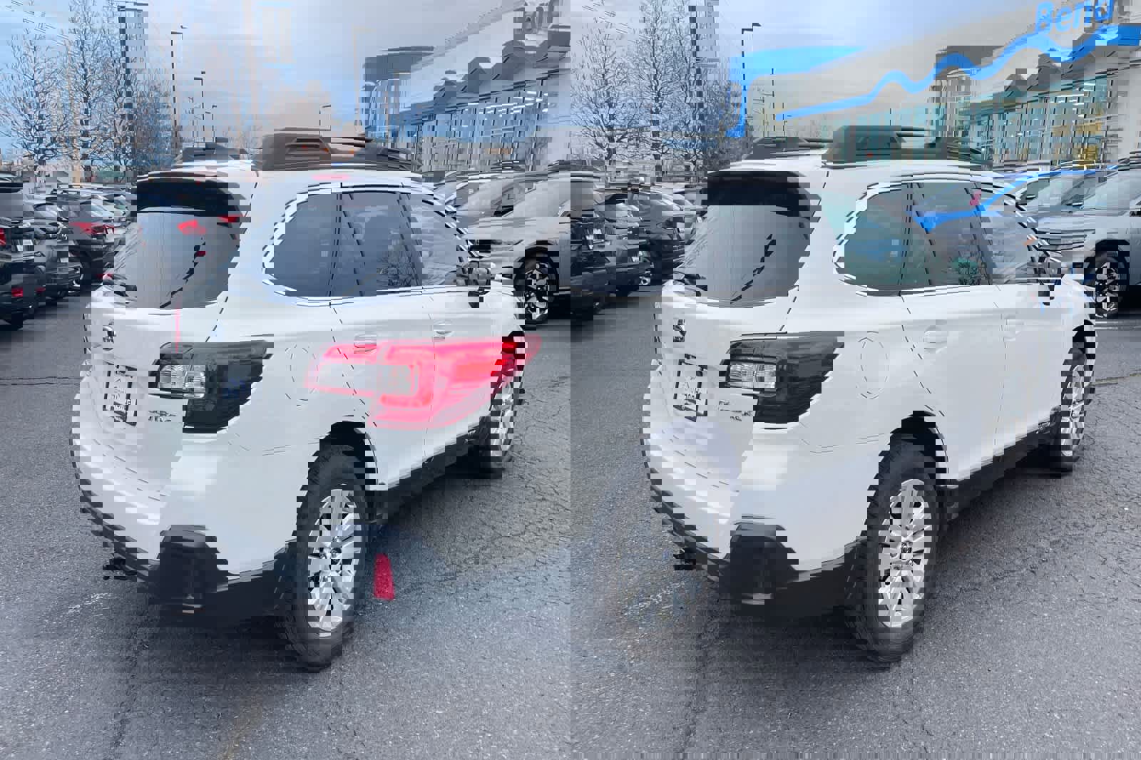 Used 2019 Subaru Outback 2.5i Premium image 2