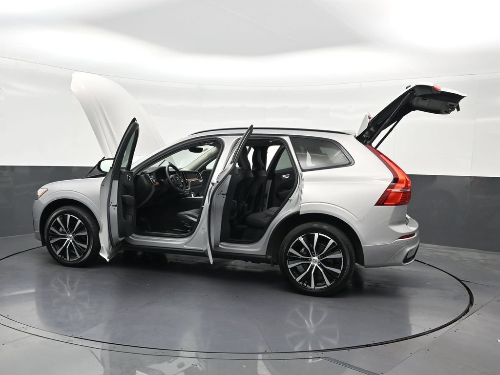 Certified 2024 Volvo XC60 B5 Plus AWD/4WD image 34