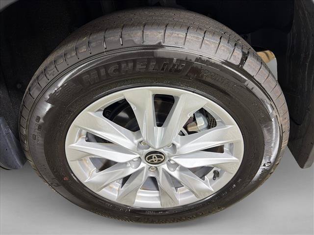 Used 2024 Toyota Corolla Cross LE AWD/4WD image 19