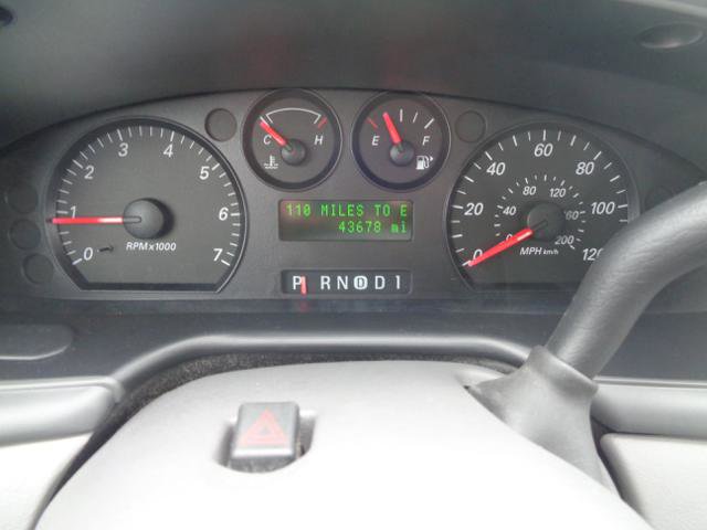 Used 2004 Ford Taurus LX image 29