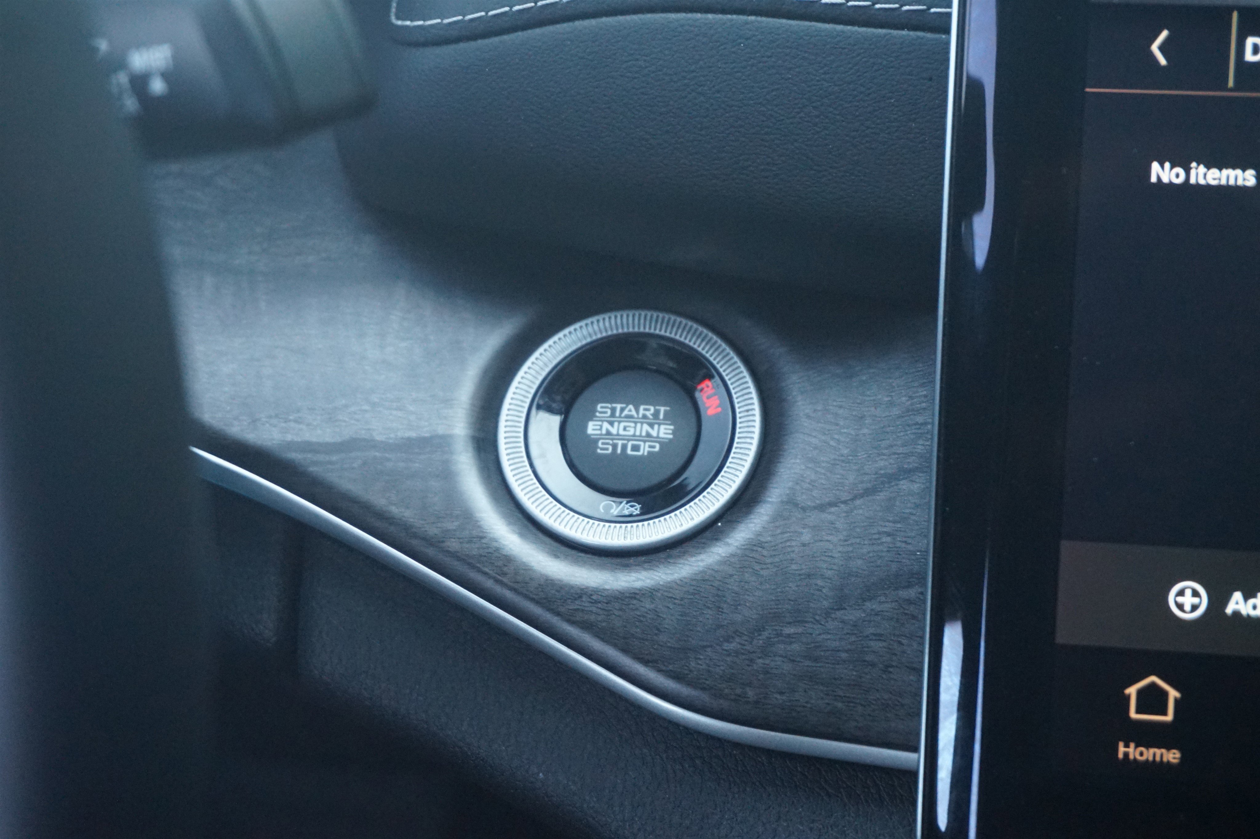 Used 2023 Jeep Grand Cherokee 4WD 4xe w/ Luxury Tech Group II image 36