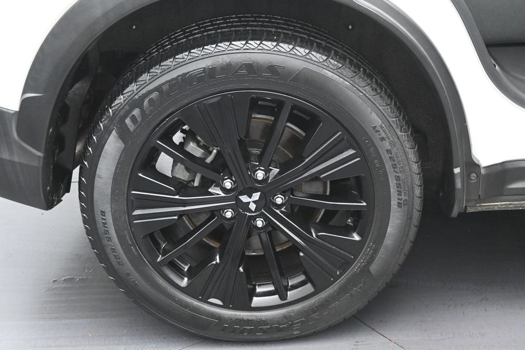 Used 2020 Mitsubishi Eclipse Cross LE AWD/4WD image 30
