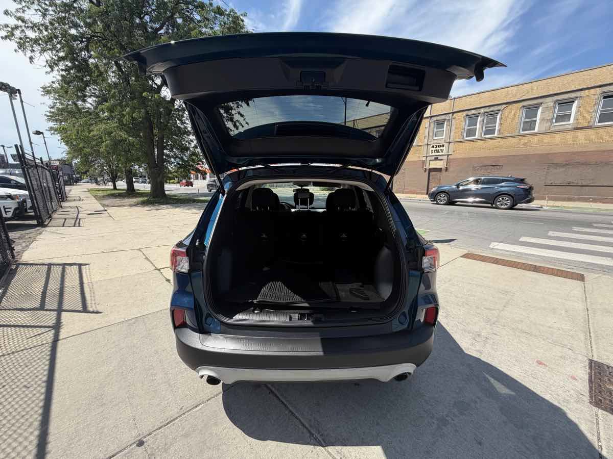 Used 2020 Ford Escape SE FWD image 18