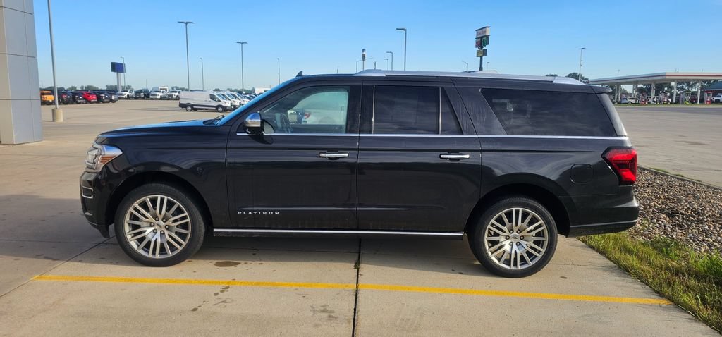 Used 2022 Ford Expedition Max Platinum AWD/4WD image 7