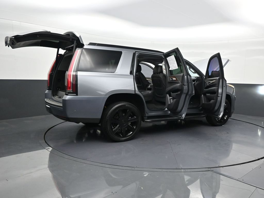 Used 2020 Cadillac Escalade Luxury image 34