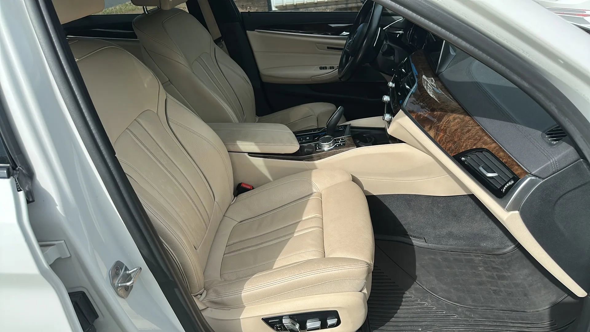 Used 2017 BMW 540i RWD image 27
