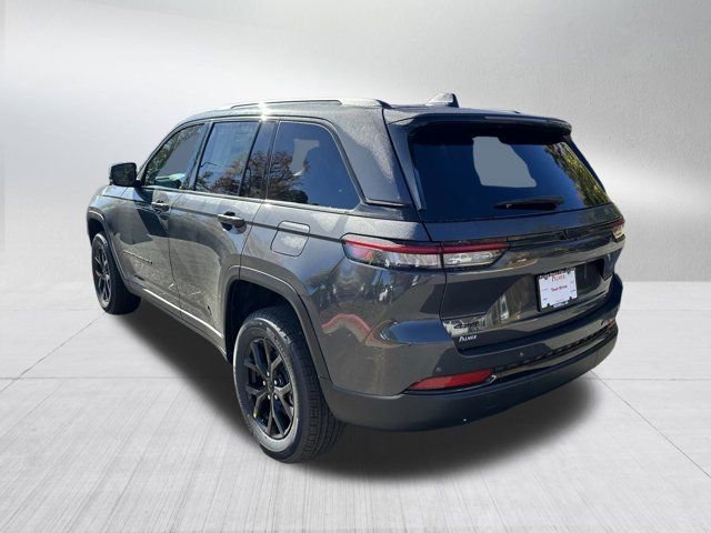 New 2025 Jeep Grand Cherokee Altitude image 13