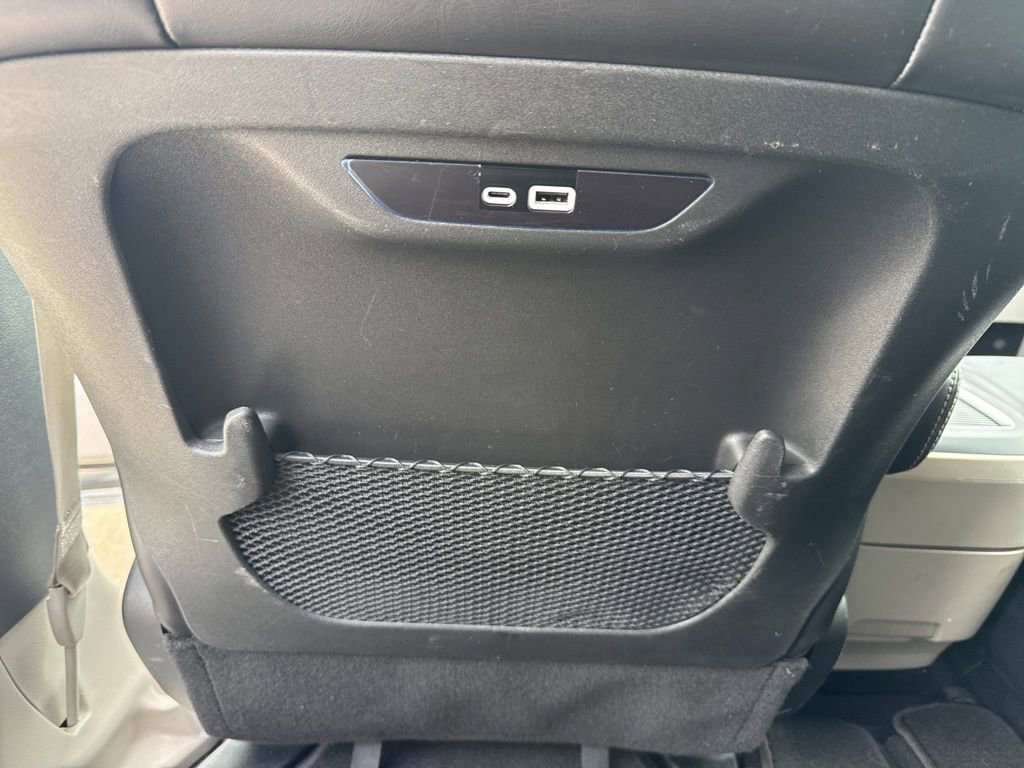 Used 2024 Chrysler Pacifica Touring-L image 12