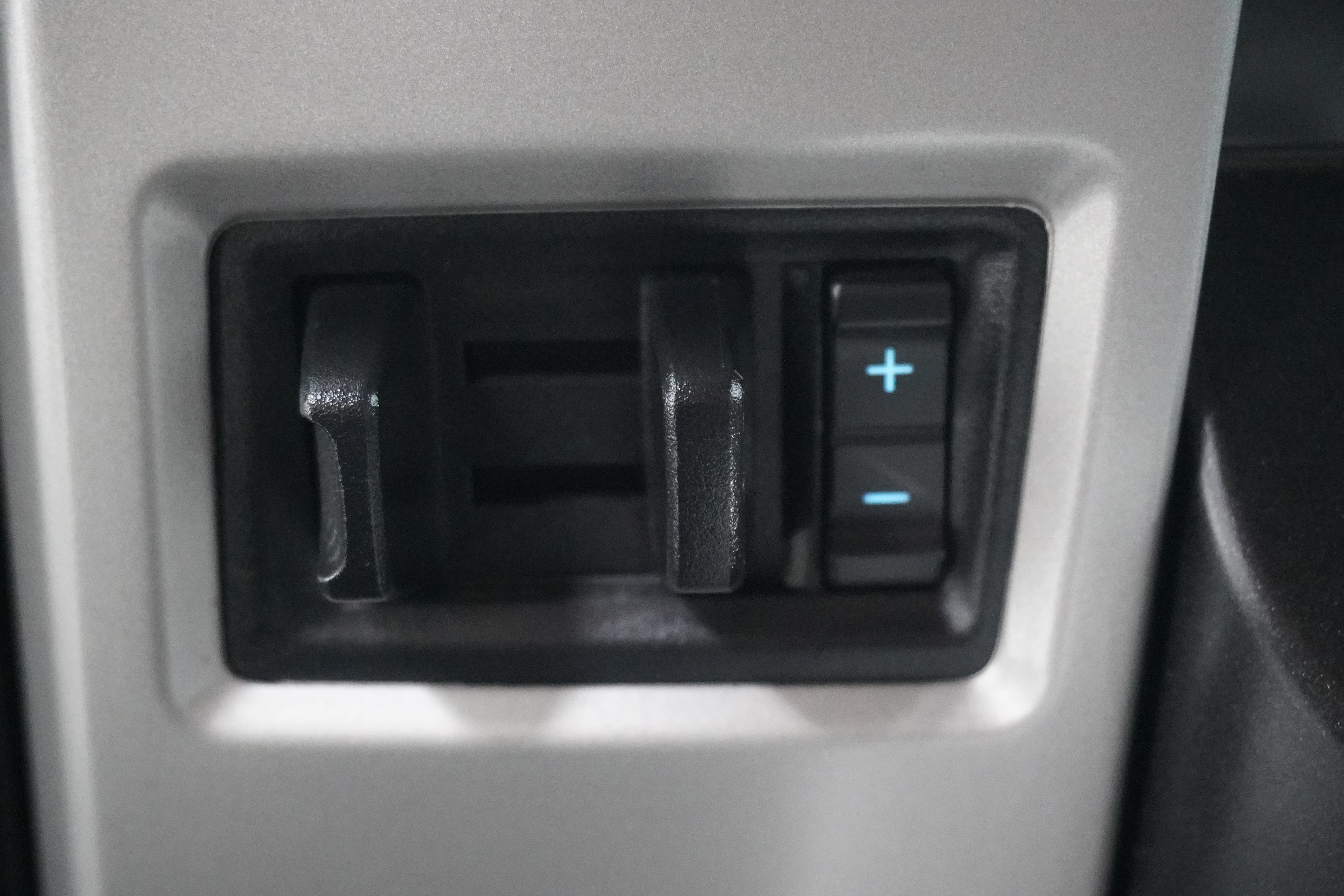 Used 2021 Ford F250 Lariat w/ Tremor Off-Road Package AWD/4WD image 25