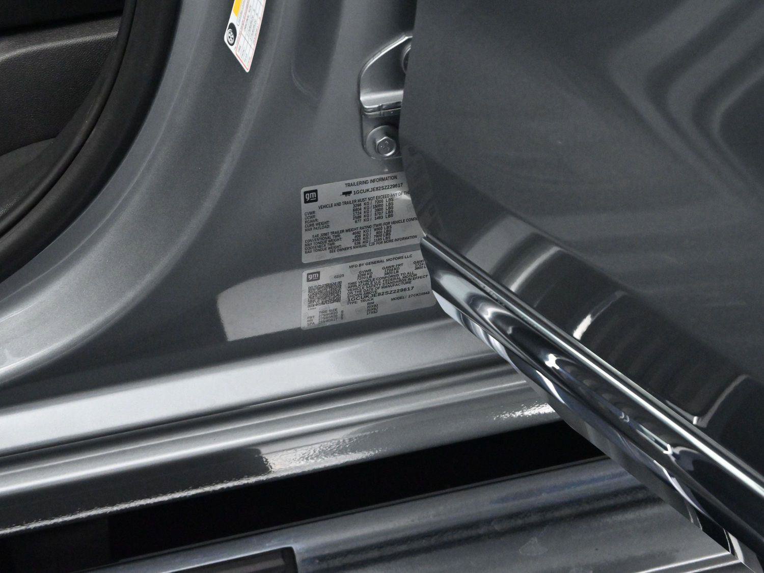 Used 2025 Chevrolet Silverado 1500 High Country w/ Technology Package AWD/4WD image 39