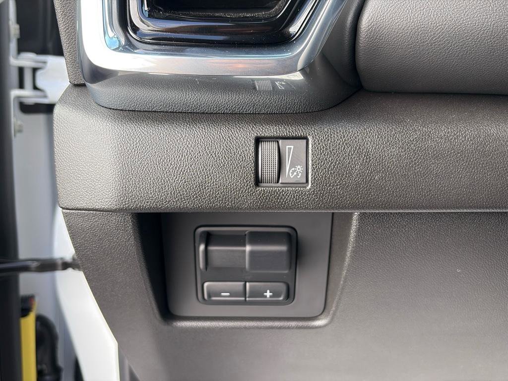 New 2025 GMC Canyon Elevation w/ Convenience Package image 16