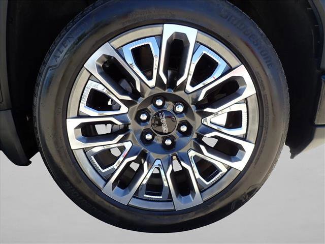 Used 2023 GMC Sierra 1500 Denali Ultimate AWD/4WD image 7