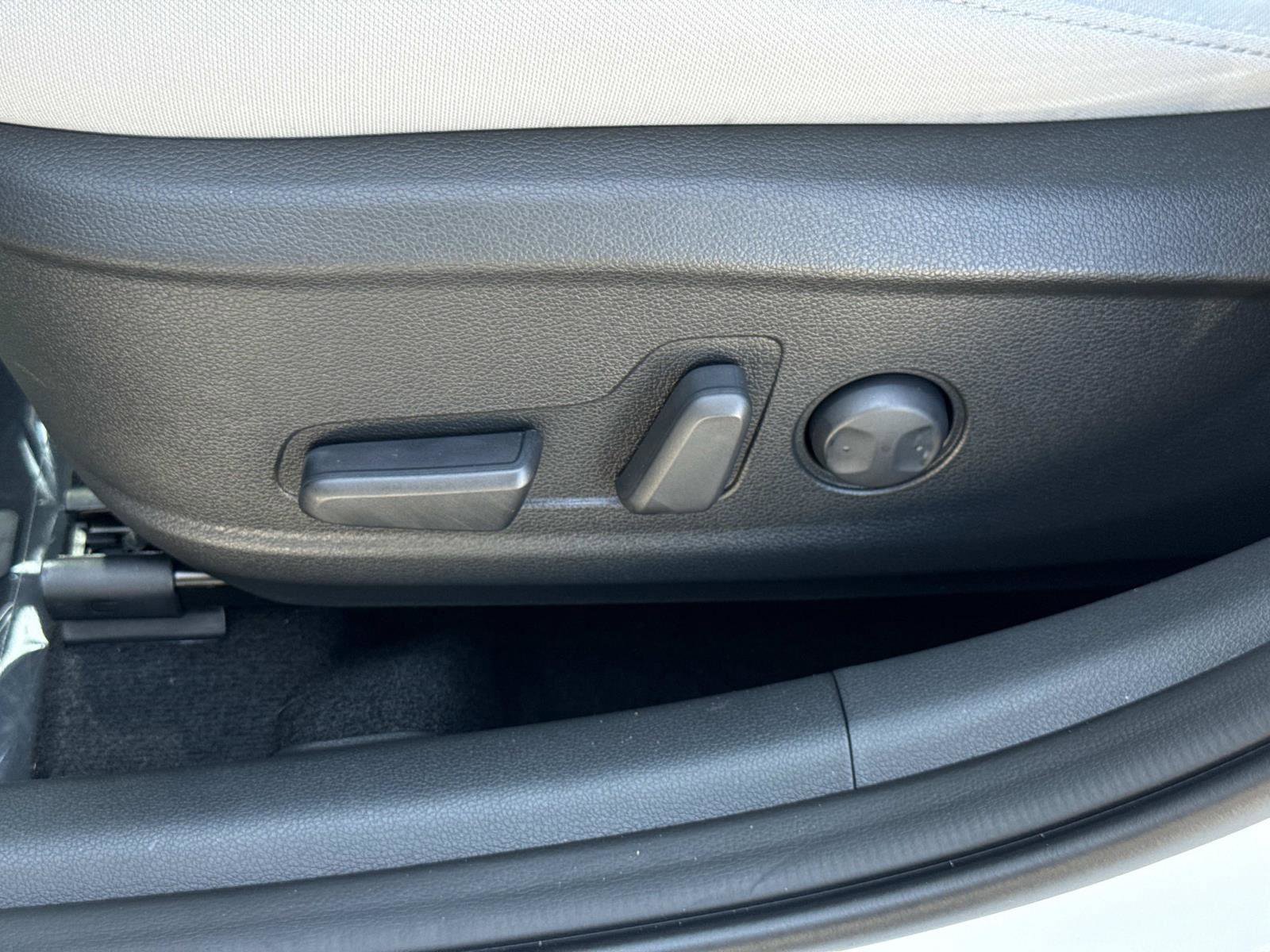 Certified 2023 Hyundai Kona SEL AWD/4WD image 17