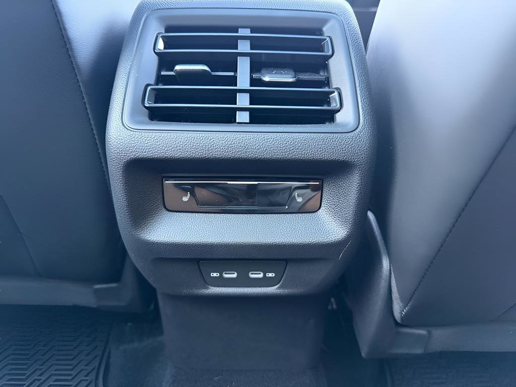Used 2026 Volkswagen Tiguan SEL R-Line image 16
