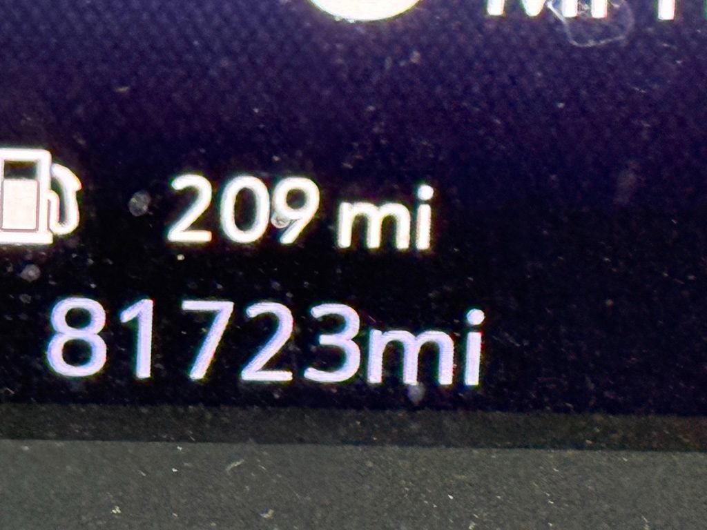 Used 2019 Chevrolet Silverado 1500 High Country w/ Technology Package image 16