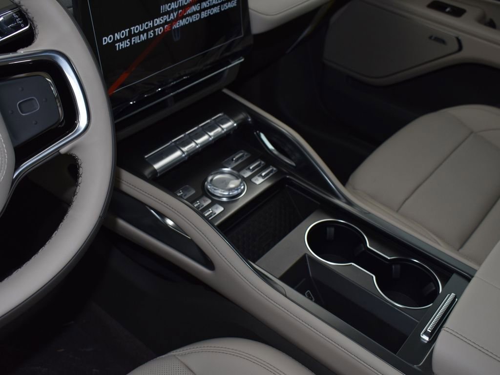 Certified 2025 Lincoln Nautilus Premier w/ Equipment Group 102A image 13