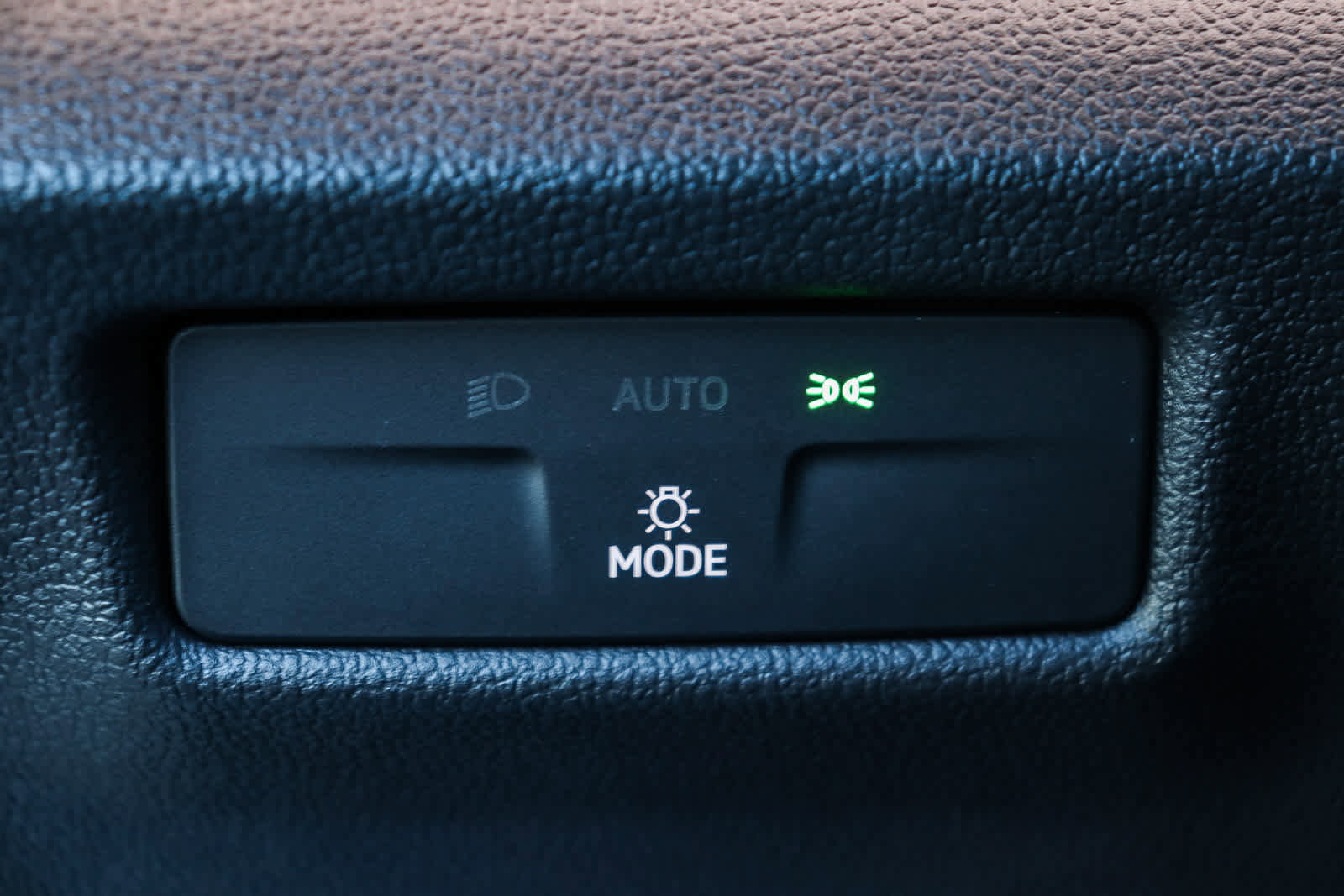 New 2026 Volkswagen Tiguan SE R-Line image 24