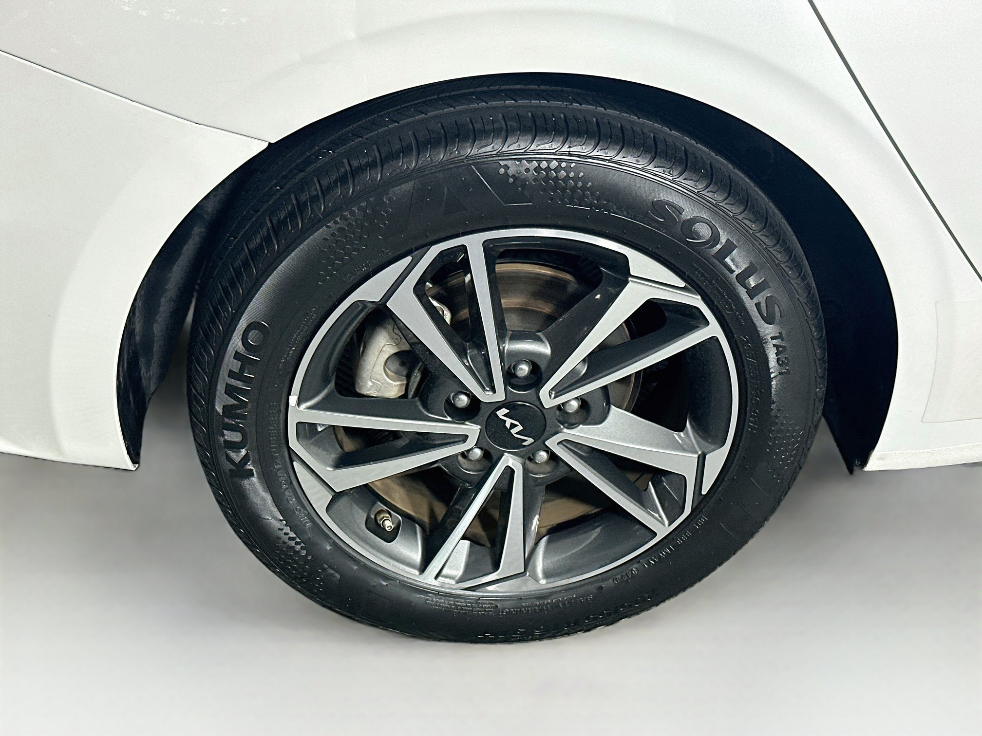 Used 2024 Kia Forte LXS FWD image 11