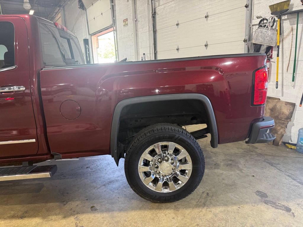 Used 2017 GMC Sierra 2500 Denali w/ Duramax Plus Package AWD/4WD image 12