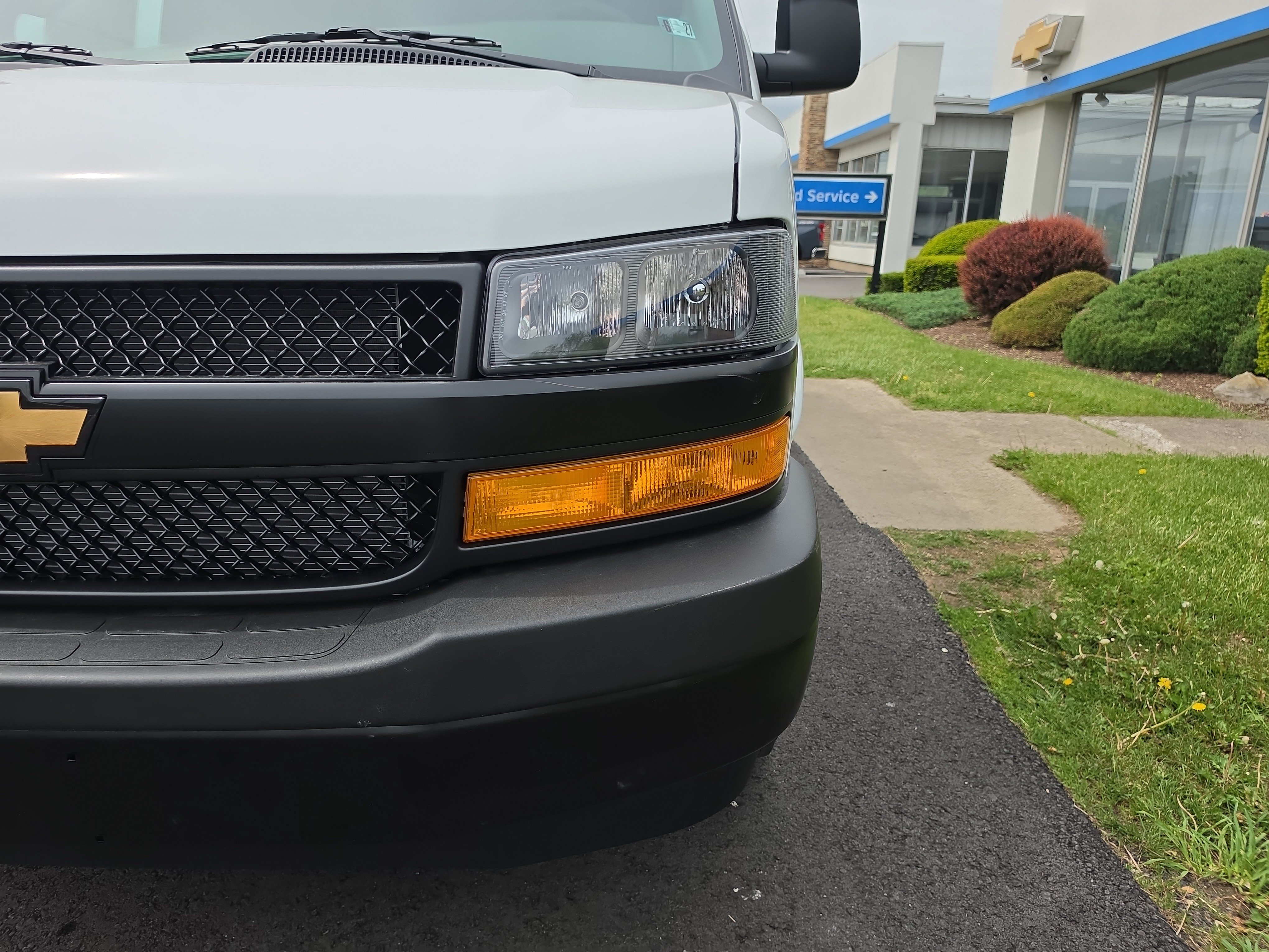 New 2026 Chevrolet Express 3500 RWD image 11
