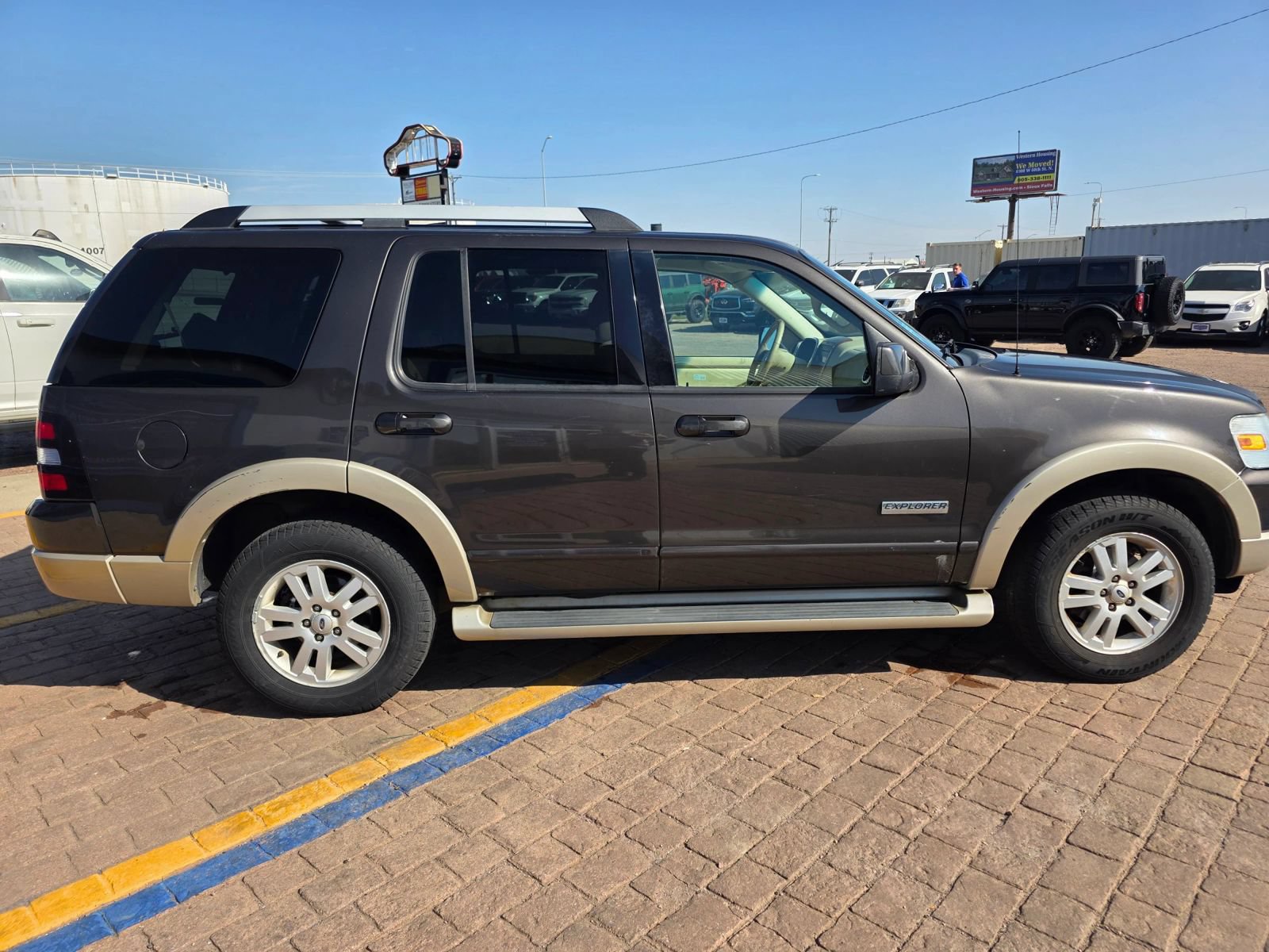 Used 2006 Ford Explorer Eddie Bauer AWD/4WD image 4