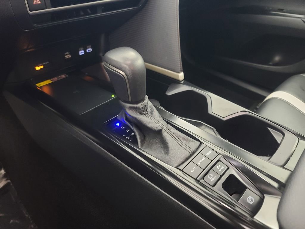 Used 2025 Toyota Camry SE image 37