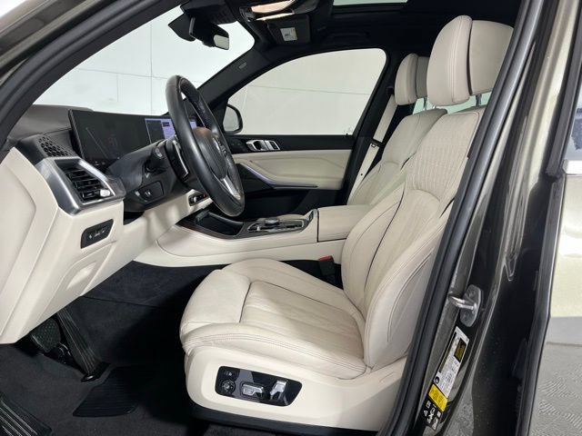 Used 2024 BMW X5 xDrive40i w/ Premium Package image 11