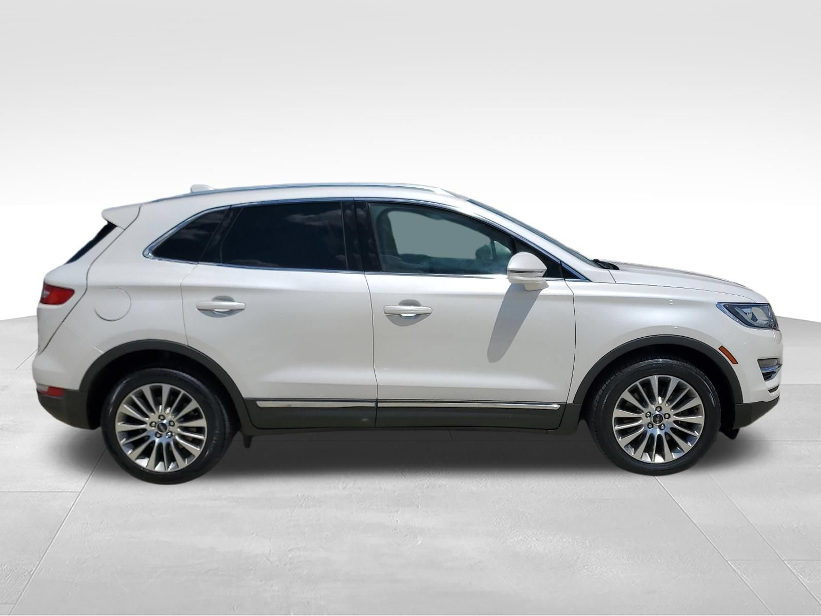 Used 2018 Lincoln MKC Reserve AWD/4WD image 4