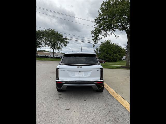 New 2027 Cadillac Vistiq Luxury w/ LPO, Floor Liner Package AWD/4WD image 4