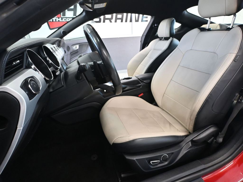 Used 2015 Ford Mustang Premium RWD image 23