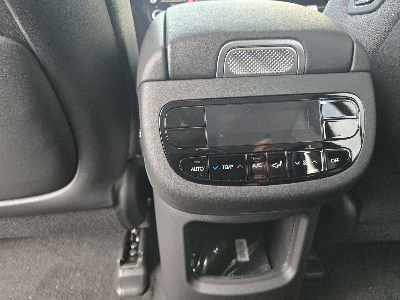 New 2026 Hyundai Ioniq 9 SE w/ Tow & Go Package image 16