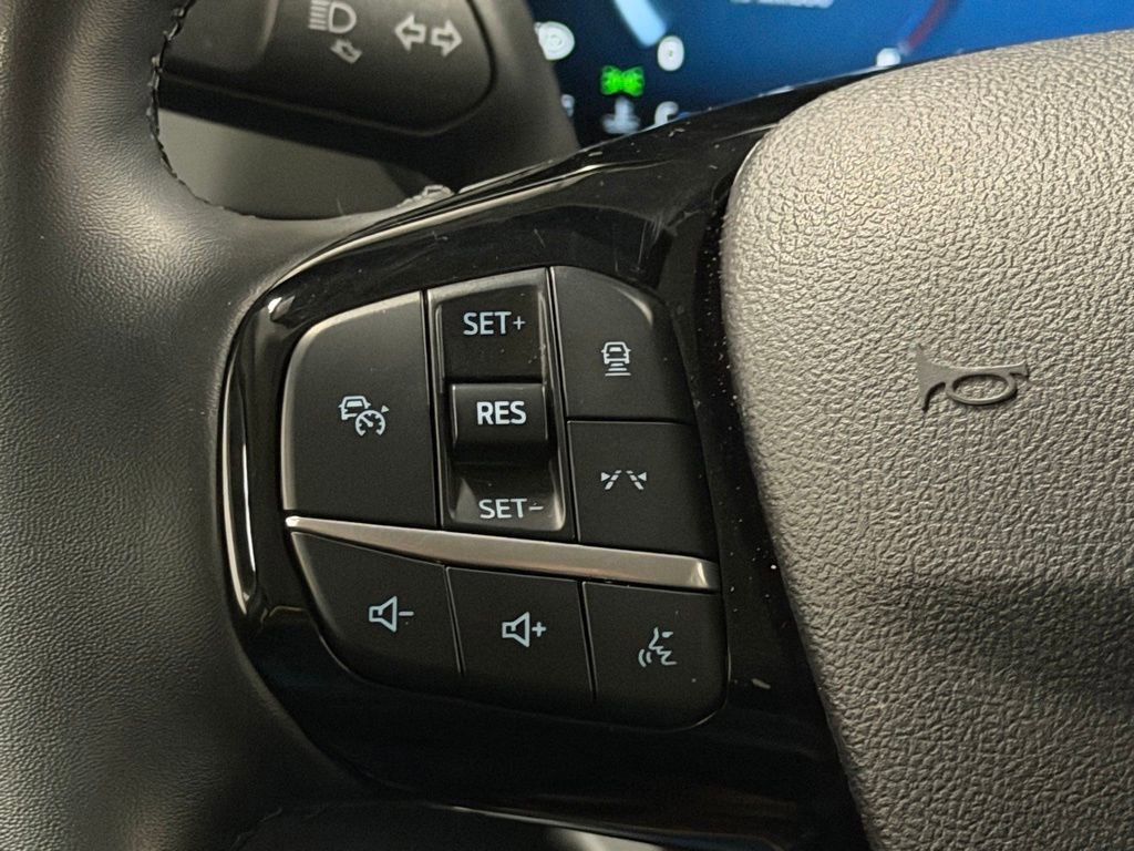 Used 2024 Ford Escape Platinum AWD/4WD image 36