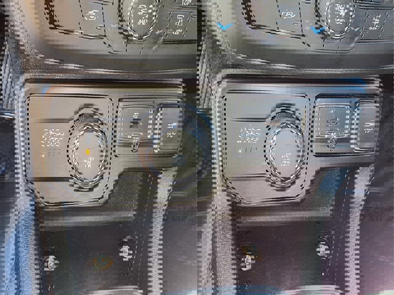 Used 2023 Jeep Renegade Latitude AWD/4WD image 20