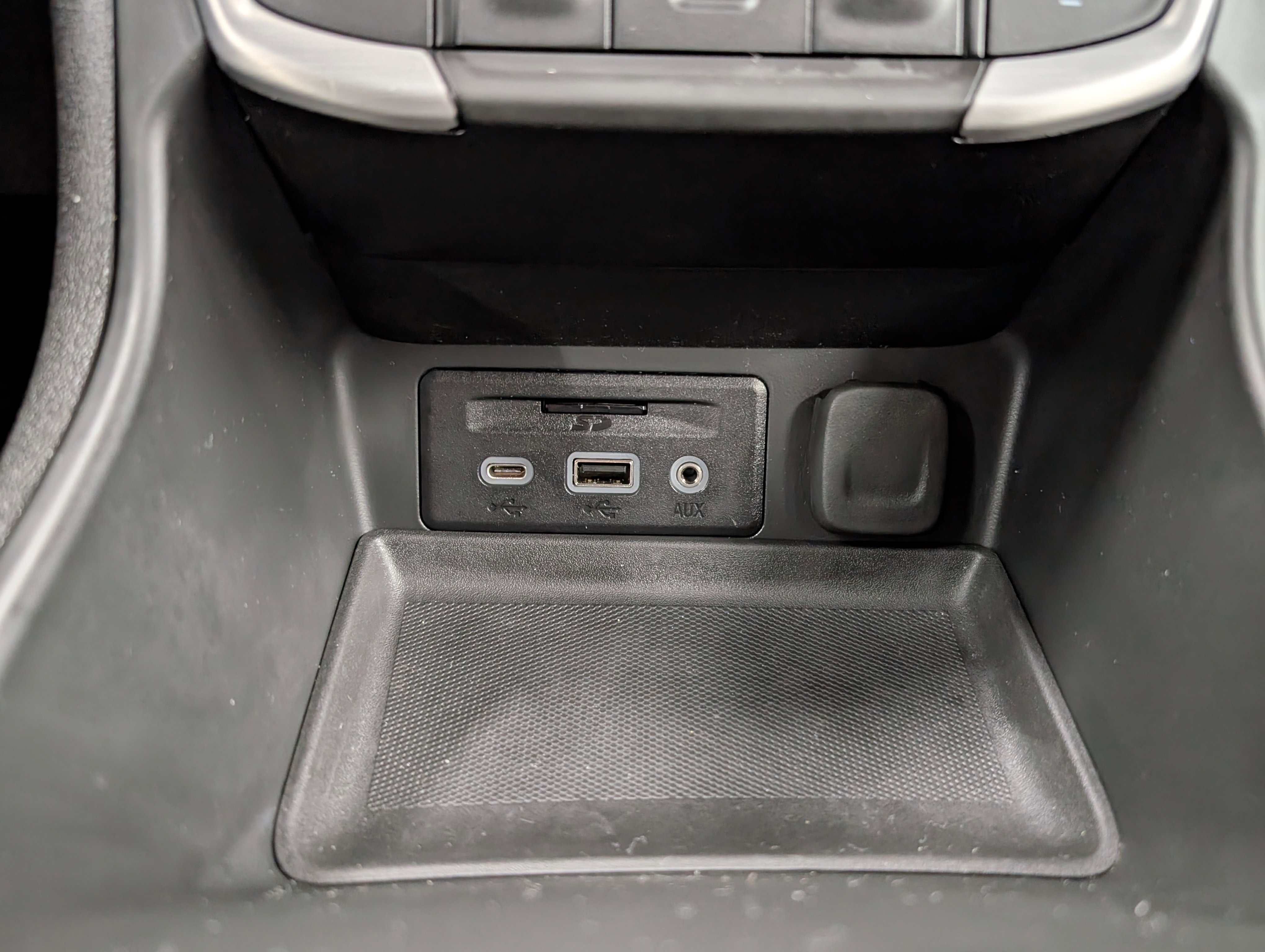Used 2023 GMC Terrain SLE w/ Driver Convenience Package image 18