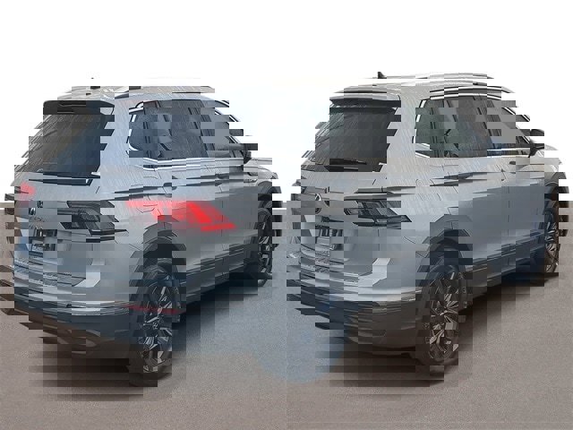 Certified 2023 Volkswagen Tiguan SE image 4