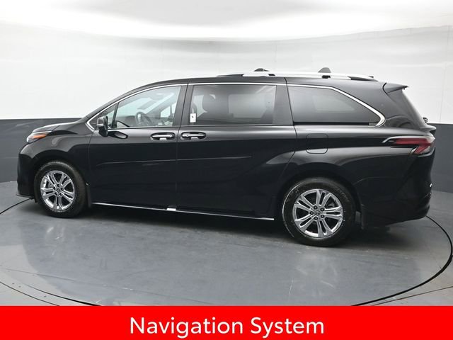 Certified 2024 Toyota Sienna Platinum image 4