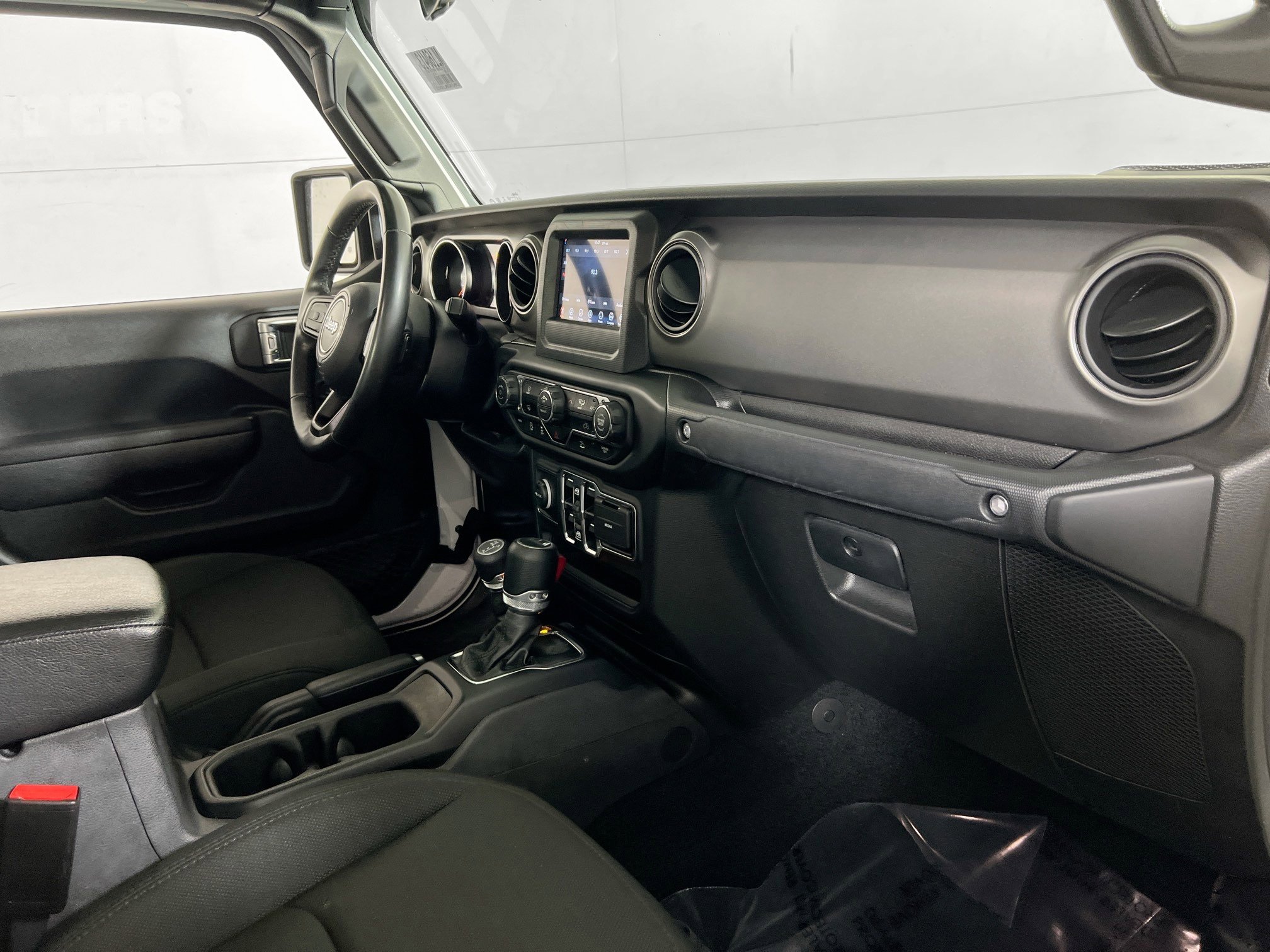 Used 2022 Jeep Gladiator Willys image 26