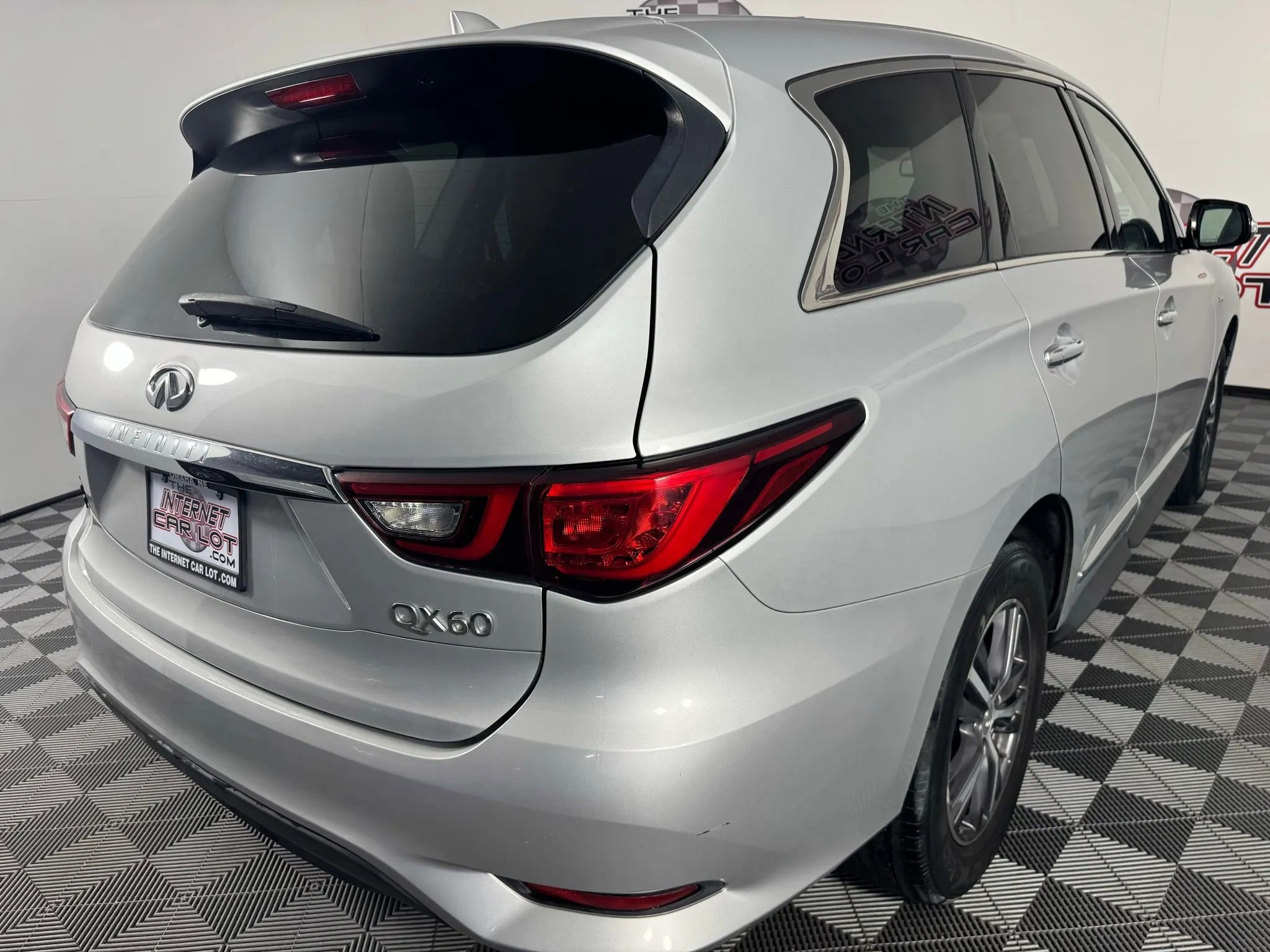 Used 2018 INFINITI QX60 Luxe image 31