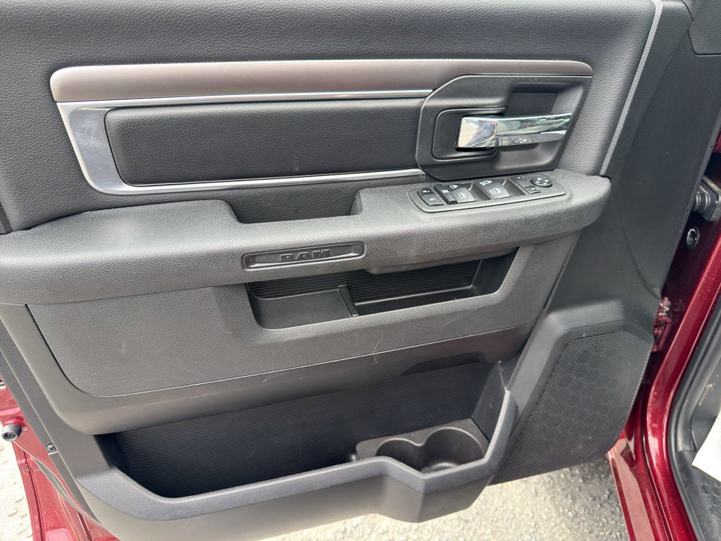 Used 2022 RAM 1500 Classic Warlock w/ Electronics Group AWD/4WD image 10