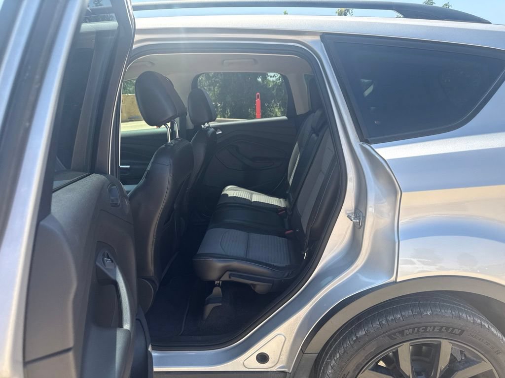Used 2017 Ford Escape Titanium FWD image 12