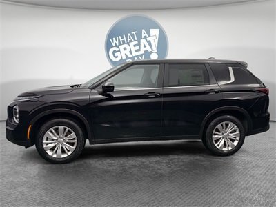 New 2026 Mitsubishi Outlander SE image 7