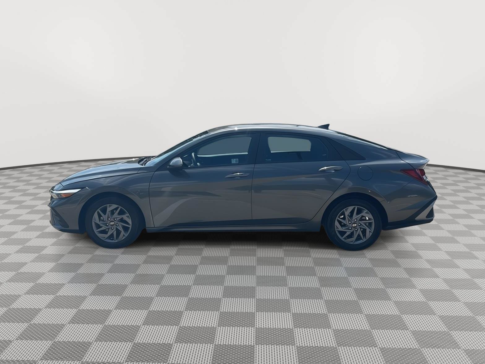 Certified 2024 Hyundai Elantra SEL FWD image 12