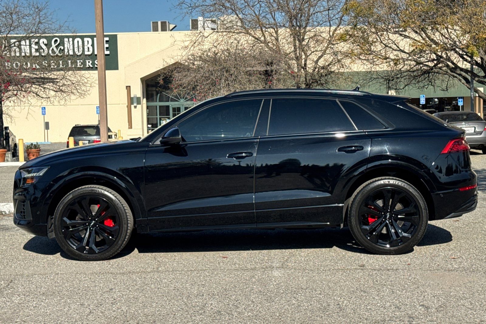 Used 2019 Audi Q8 Prestige w/ Towing Package image 7