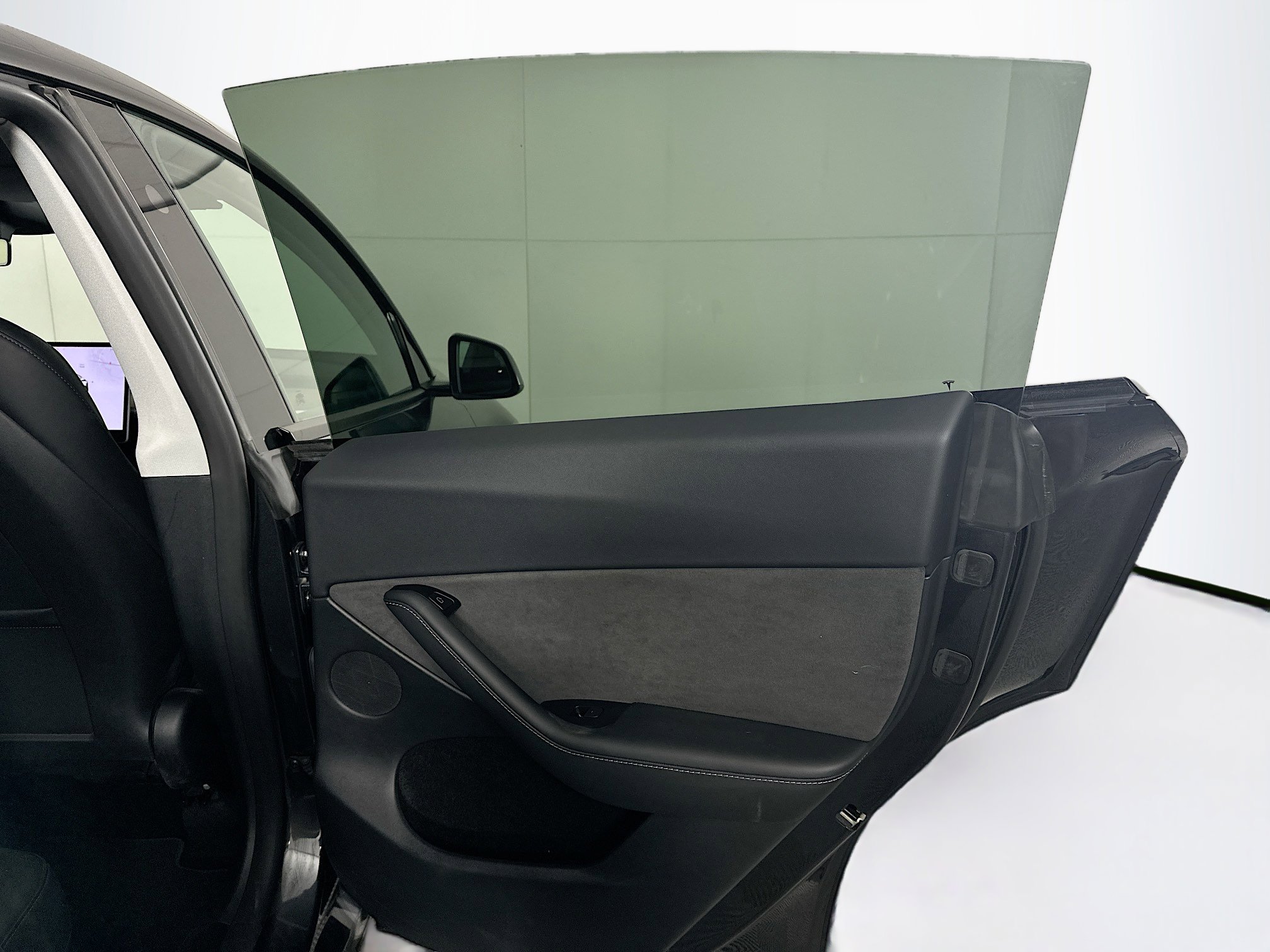 Used 2024 Tesla Model Y Long Range AWD/4WD image 30