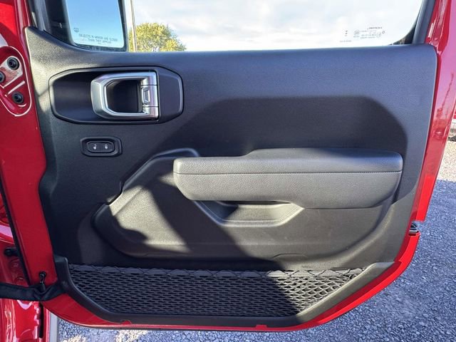 Used 2024 Jeep Wrangler Rubicon w/ Convenience Group image 16