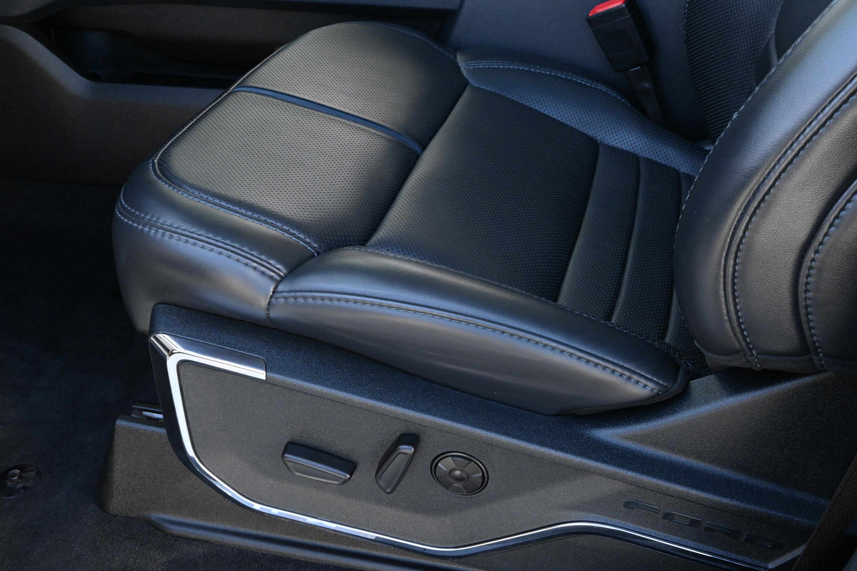 Used 2025 Ford F450 Platinum image 35